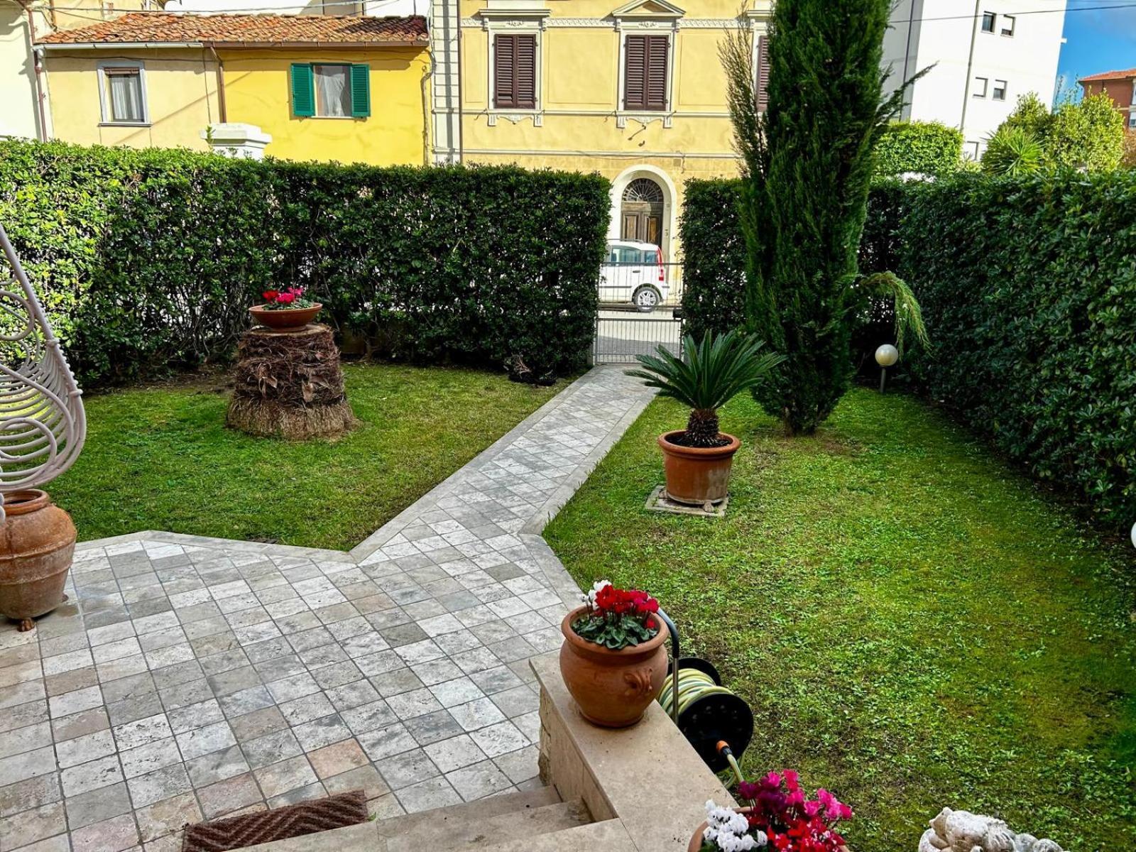 Il Villino Di Monic Pisa Centro Villa Exterior photo